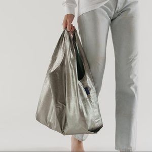 Baggu Reusable Tote bag in Pewter (silver)